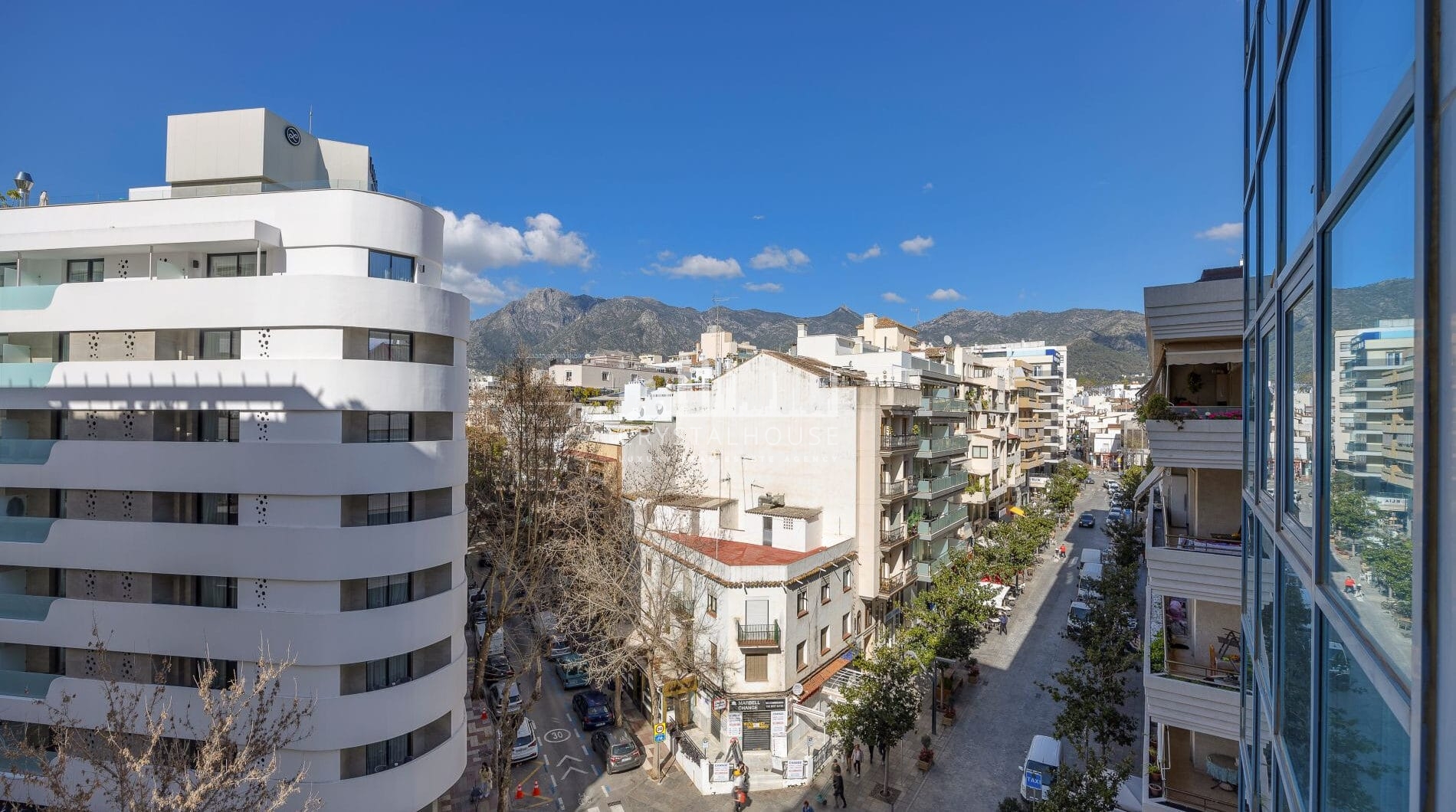 New Luxury Apartment – 122m² in the Heart of Marbella (Avenida del Mar), Fully Renovated.