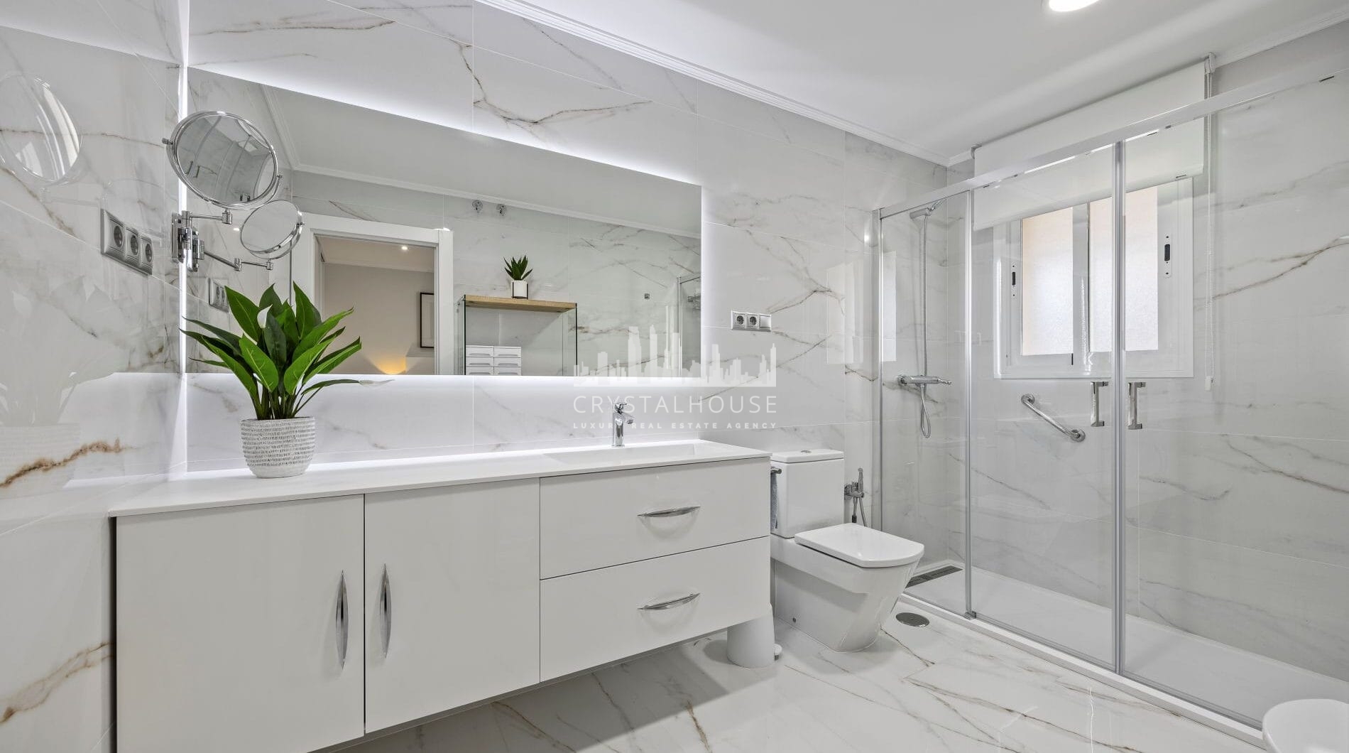 New Luxury Apartment – 122m² in the Heart of Marbella (Avenida del Mar), Fully Renovated.
