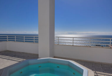 New Luxury Apartment – 122m² in the Heart of Marbella (Avenida del Mar), Fully Renovated.