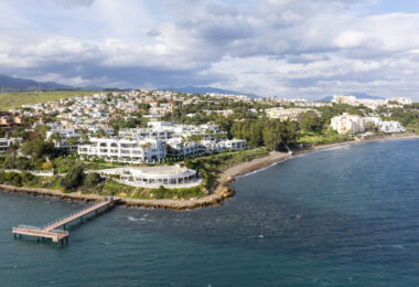 Frontline beach apartment in Doncella Beach, Estepona