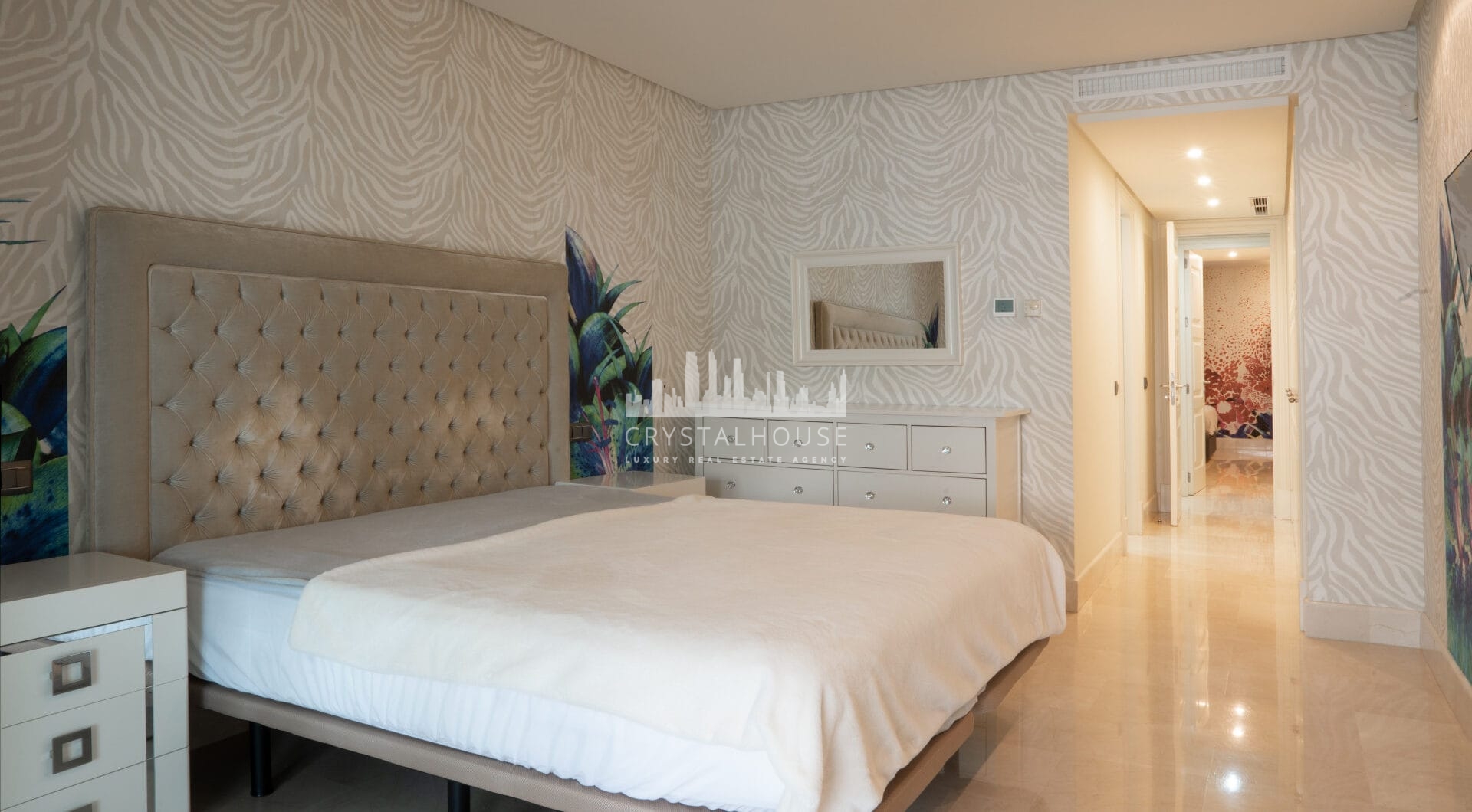 Frontline beach apartment in Doncella Beach, Estepona