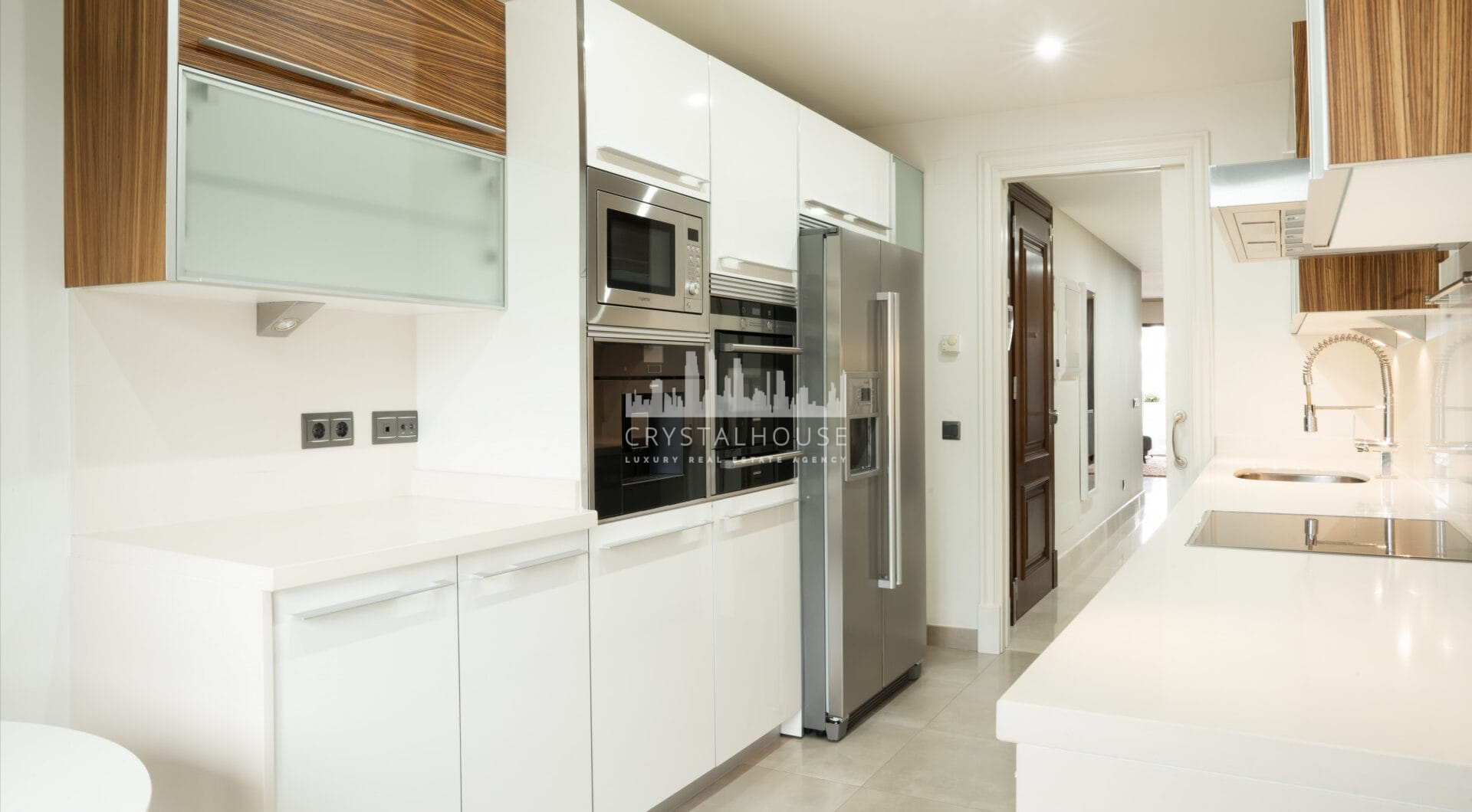 Frontline beach apartment in Doncella Beach, Estepona