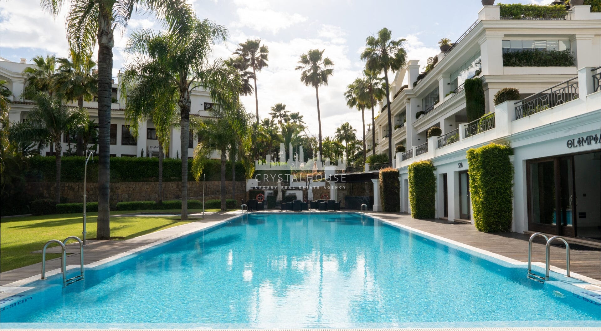 Frontline beach apartment in Doncella Beach, Estepona