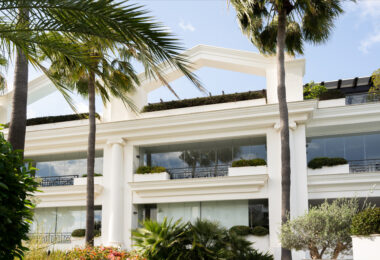 Frontline beach apartment in Doncella Beach, Estepona