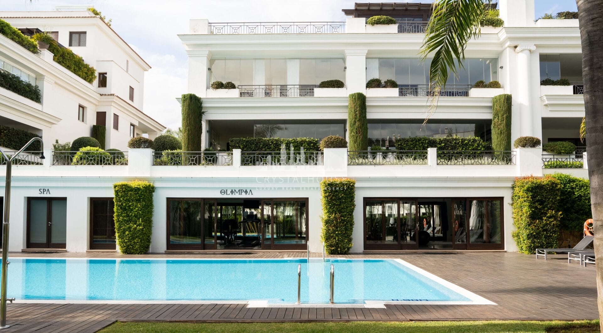 Frontline beach apartment in Doncella Beach, Estepona