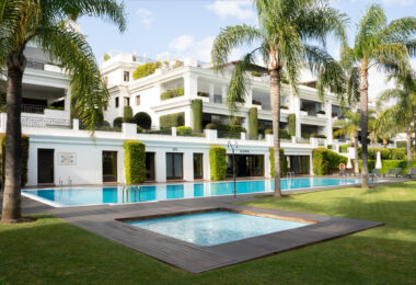 Frontline beach apartment in Doncella Beach, Estepona