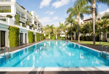 Frontline beach apartment in Doncella Beach, Estepona