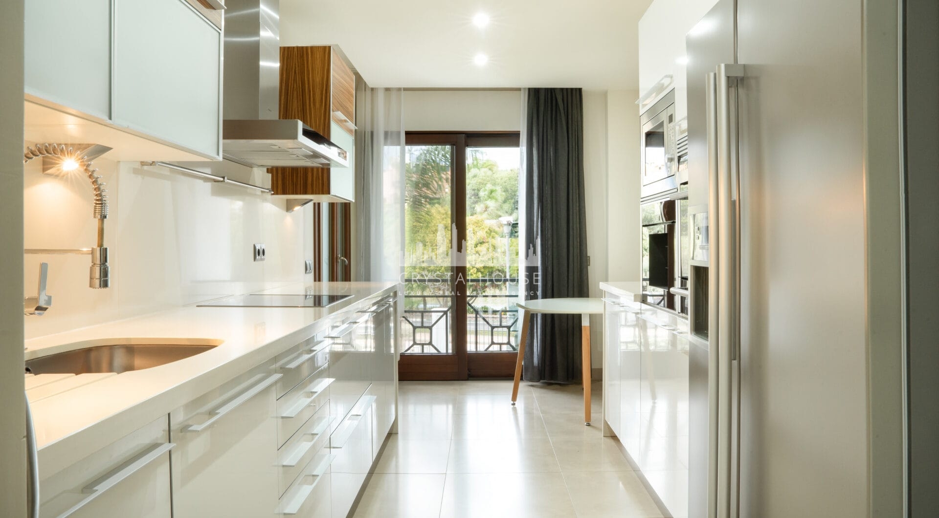 Frontline beach apartment in Doncella Beach, Estepona