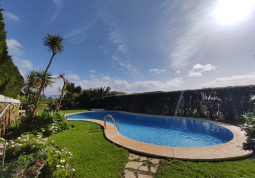 Charming ground-floor apartment in Buenas Noches, Estepona.