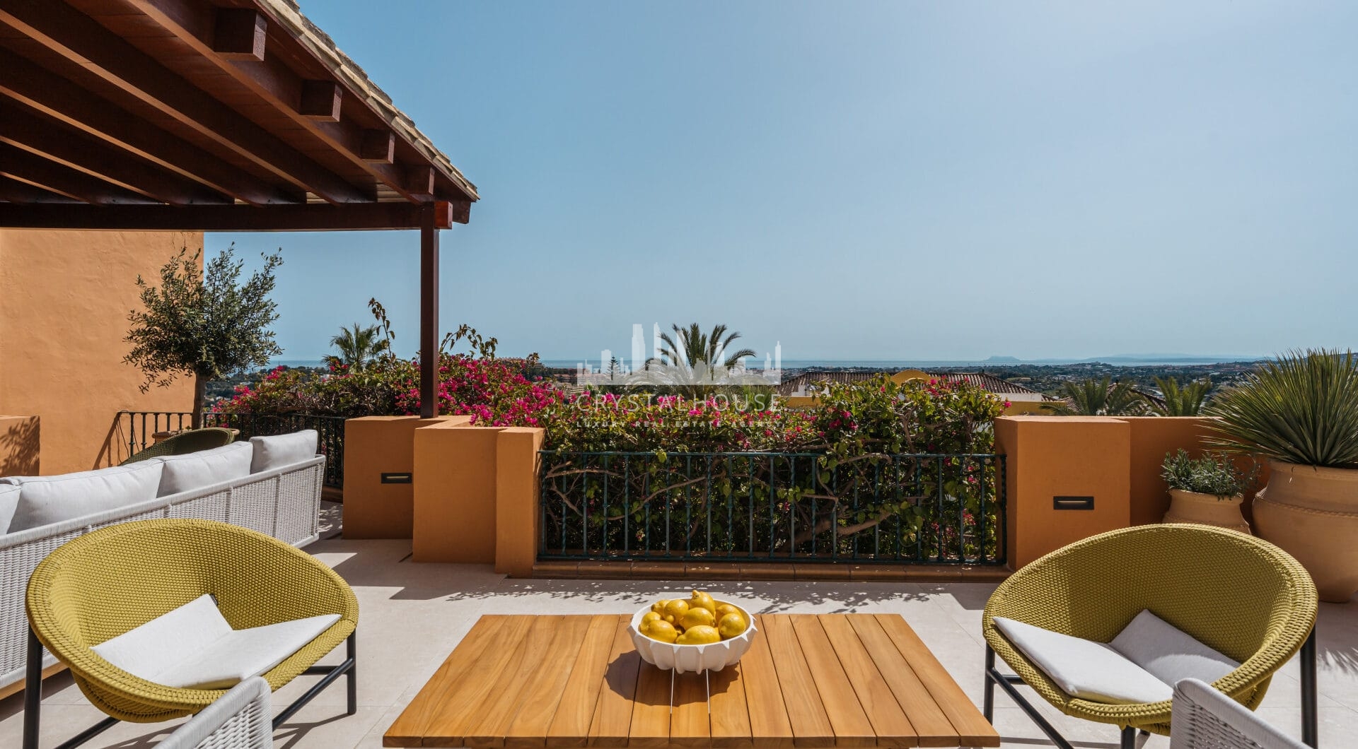 Artful 4-Bedroom Elevated Ground Floor Apartment with Panoramic Sea Views in Les Belvederes, La Cerquilla – Nueva Andalucía