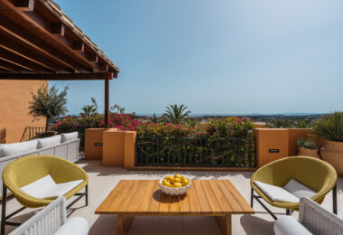 Artful 4-Bedroom Elevated Ground Floor Apartment with Panoramic Sea Views in Les Belvederes, La Cerquilla – Nueva Andalucía