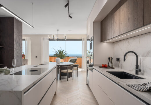 Artful 4-Bedroom Elevated Ground Floor Apartment with Panoramic Sea Views in Les Belvederes, La Cerquilla – Nueva Andalucía