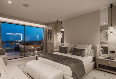 Artful 4-Bedroom Elevated Ground Floor Apartment with Panoramic Sea Views in Les Belvederes, La Cerquilla – Nueva Andalucía