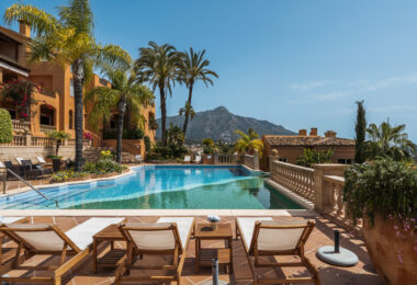 Artful 4-Bedroom Elevated Ground Floor Apartment with Panoramic Sea Views in Les Belvederes, La Cerquilla – Nueva Andalucía
