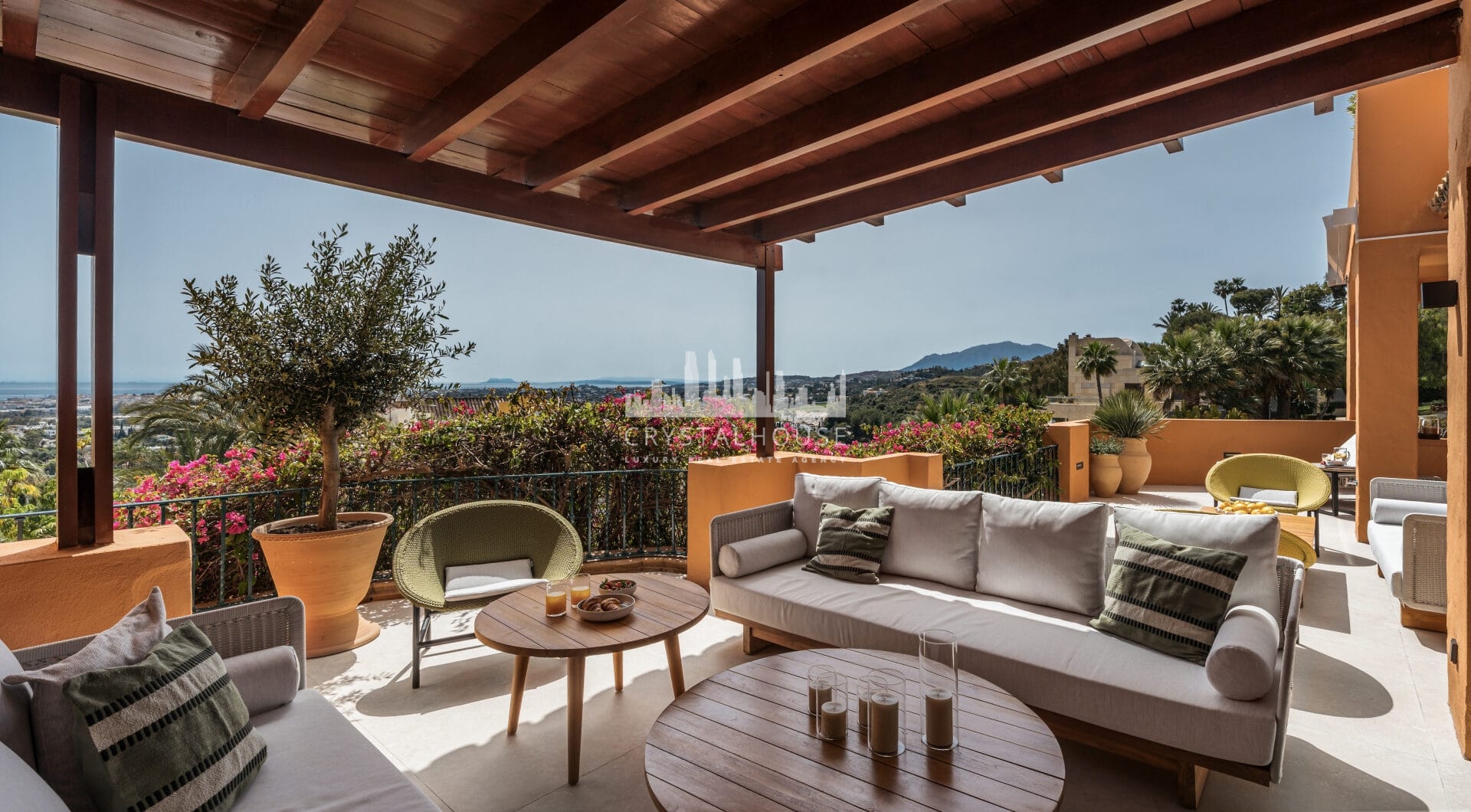 Artful 4-Bedroom Elevated Ground Floor Apartment with Panoramic Sea Views in Les Belvederes, La Cerquilla – Nueva Andalucía