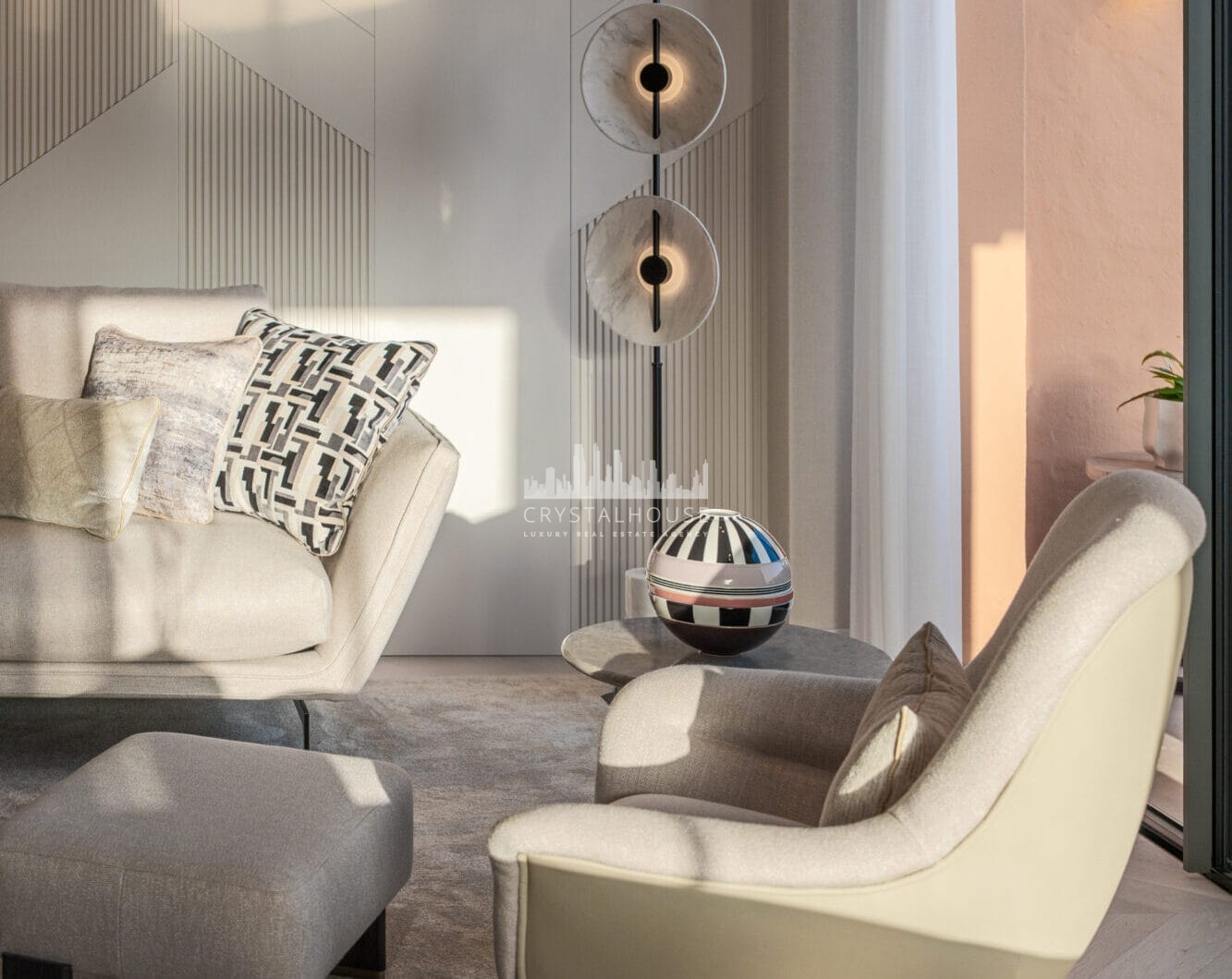 Artful 4-Bedroom Elevated Ground Floor Apartment with Panoramic Sea Views in Les Belvederes, La Cerquilla – Nueva Andalucía