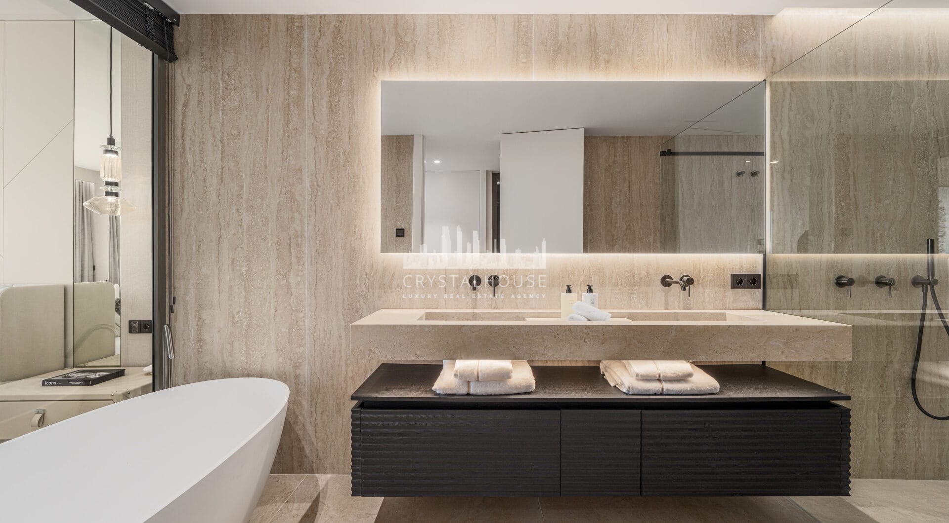Artful 4-Bedroom Elevated Ground Floor Apartment with Panoramic Sea Views in Les Belvederes, La Cerquilla – Nueva Andalucía