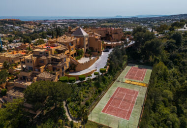Artful 4-Bedroom Elevated Ground Floor Apartment with Panoramic Sea Views in Les Belvederes, La Cerquilla – Nueva Andalucía