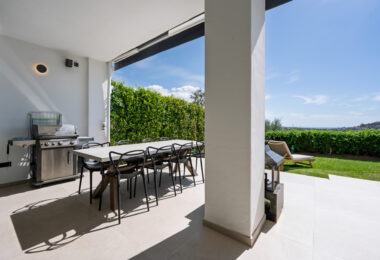 Elegant Renovated Townhouse on Frontline La Quinta Golf with Spectacular Views