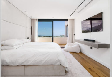 Elegant Renovated Townhouse on Frontline La Quinta Golf with Spectacular Views