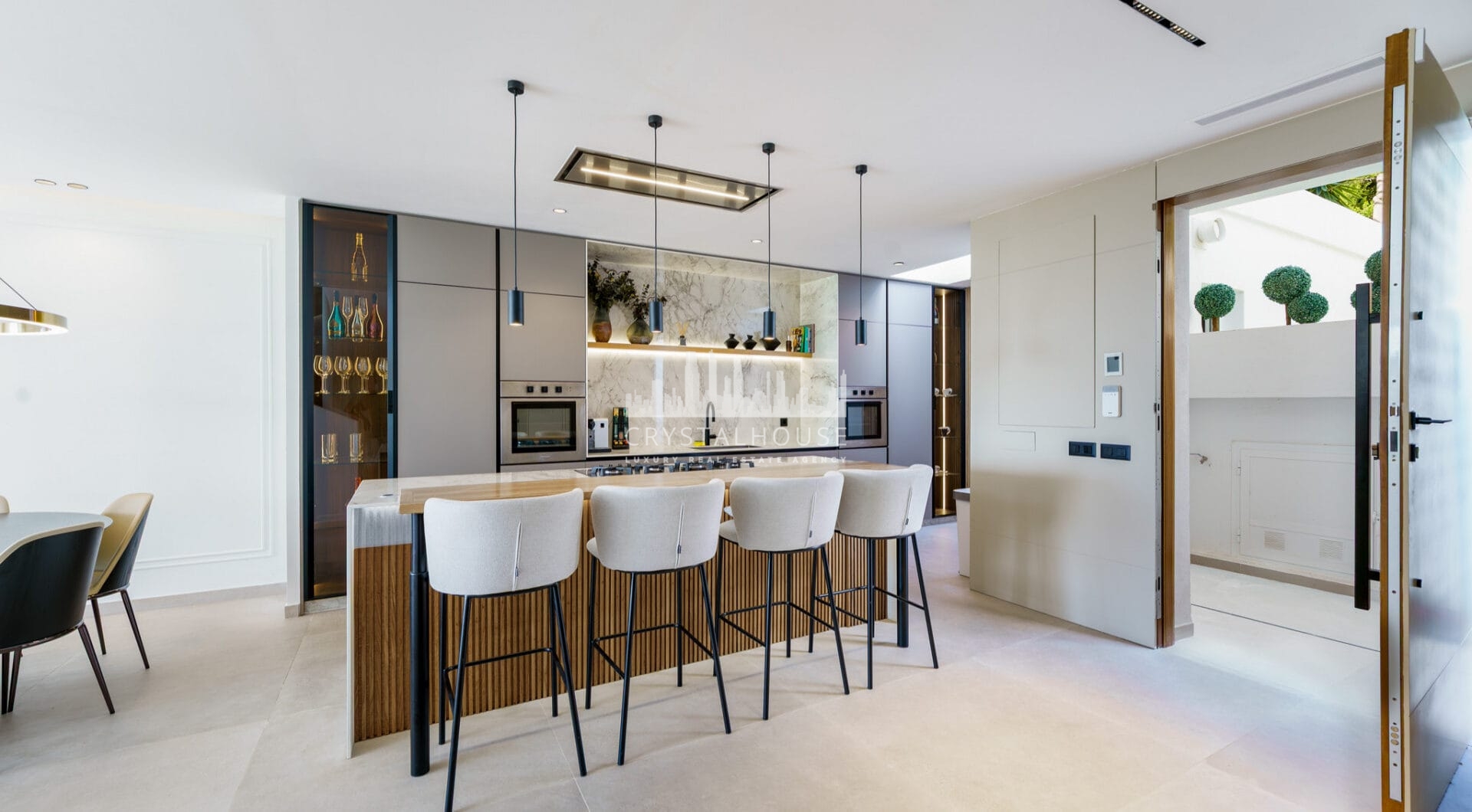 Elegant Renovated Townhouse on Frontline La Quinta Golf with Spectacular Views