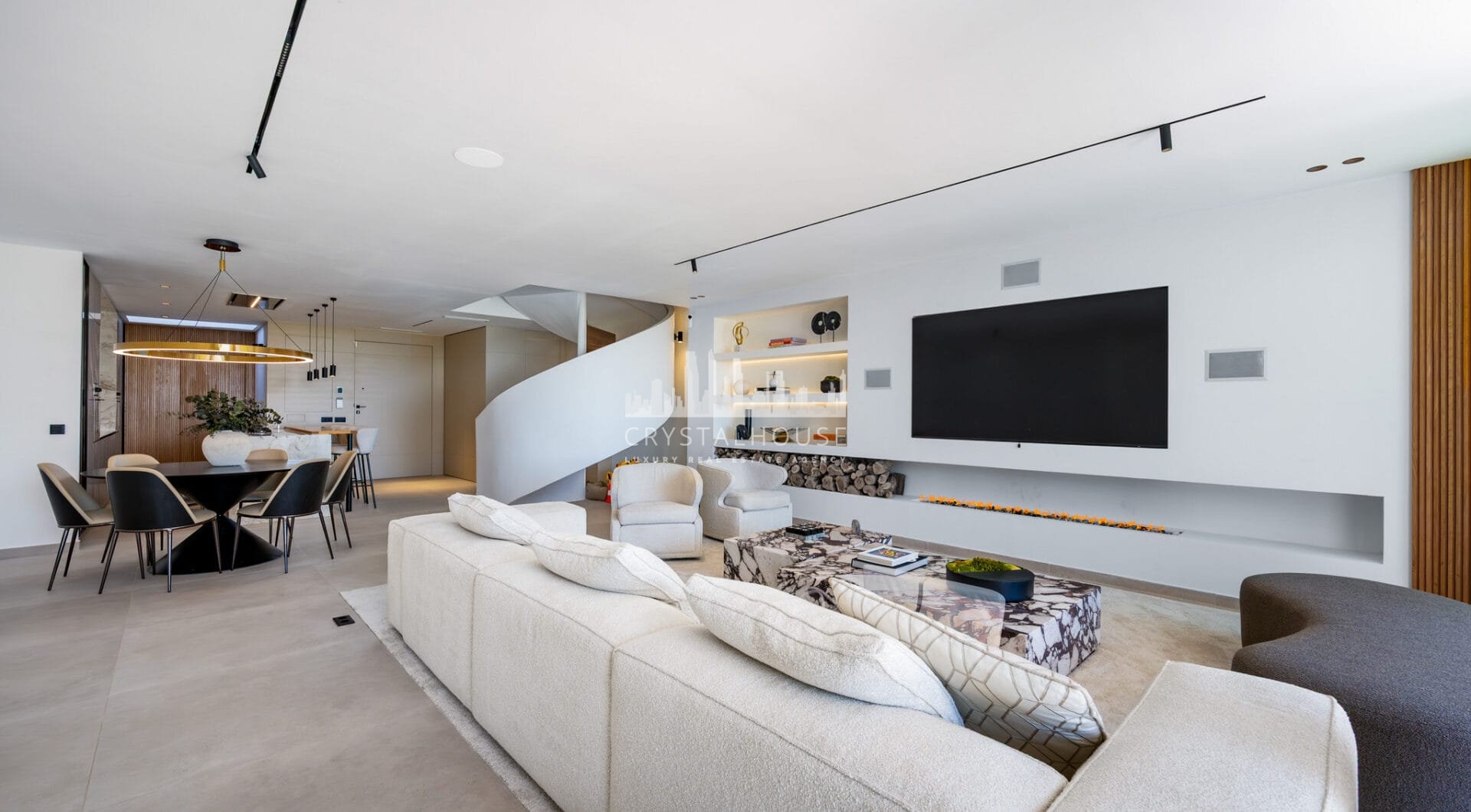 Elegant Renovated Townhouse on Frontline La Quinta Golf with Spectacular Views