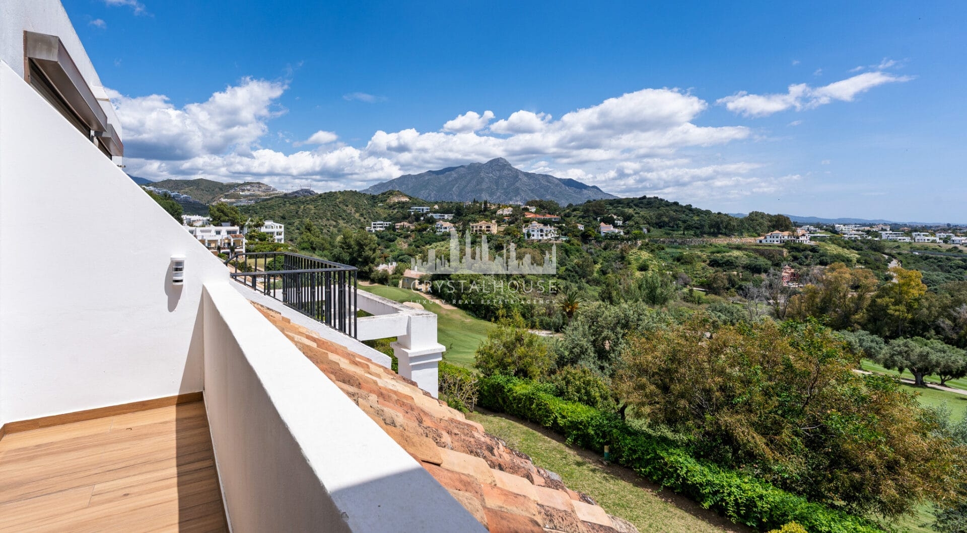 Elegant Renovated Townhouse on Frontline La Quinta Golf with Spectacular Views