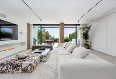 Elegant Renovated Townhouse on Frontline La Quinta Golf with Spectacular Views