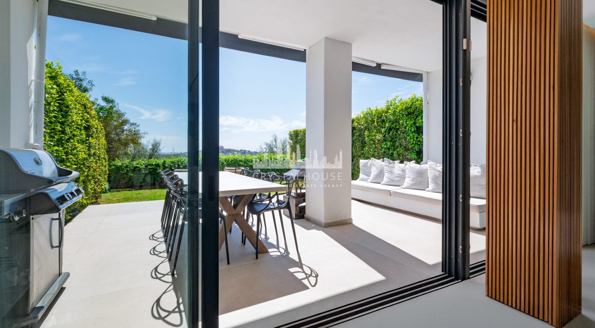 Elegant Renovated Townhouse on Frontline La Quinta Golf with Spectacular Views