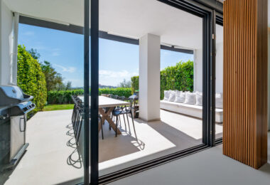 Elegant Renovated Townhouse on Frontline La Quinta Golf with Spectacular Views