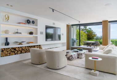 Elegant Renovated Townhouse on Frontline La Quinta Golf with Spectacular Views