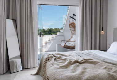 Penthouse in La Quinta with stunning views!