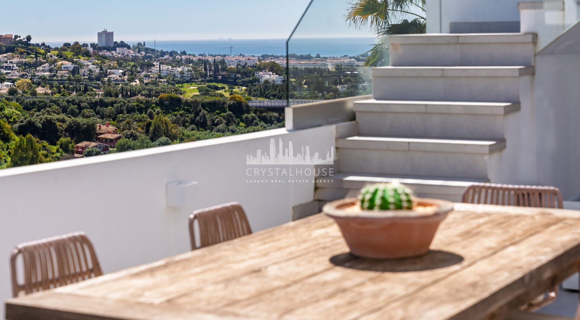 Penthouse in La Quinta with stunning views!