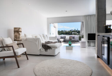 Penthouse in La Quinta with stunning views!