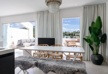 Penthouse in La Quinta with stunning views!