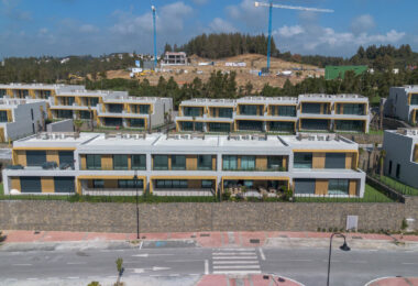 Fantastic brand new 3 bed in Evergreen - with spectacular sea views from living area