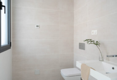 Fantastic brand new 3 bed in Evergreen - with spectacular sea views from living area