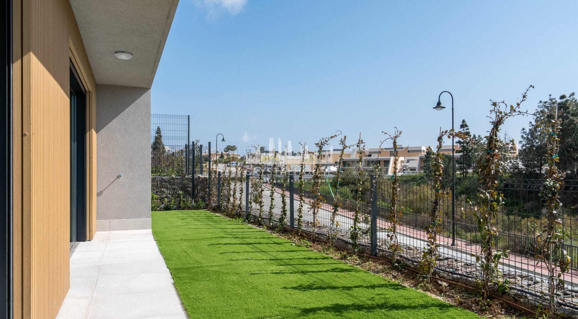 Fantastic brand new 3 bed in Evergreen - with spectacular sea views from living area