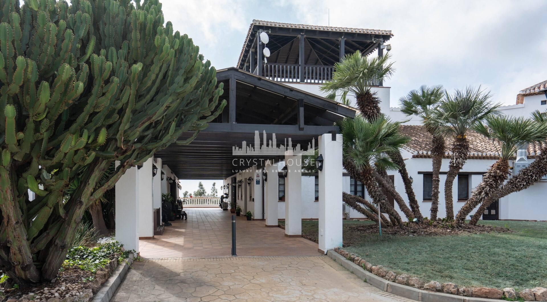 Fantastic brand new 3 bed in Evergreen - with spectacular sea views from living area