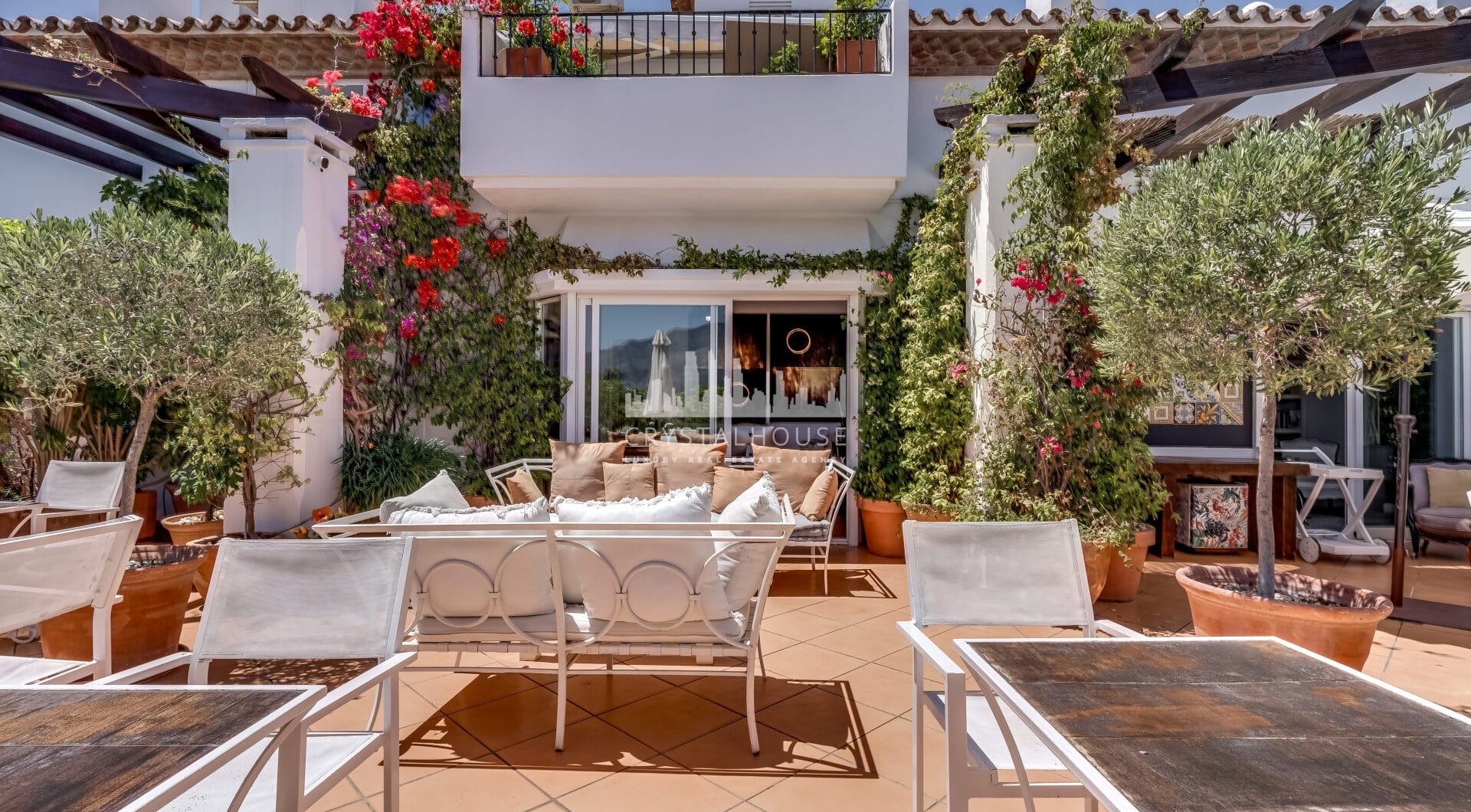 Incredible property with panoramic views!