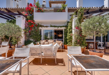 Incredible property with panoramic views!