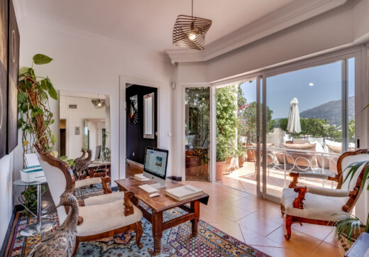Incredible property with panoramic views!