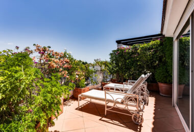 Incredible property with panoramic views!