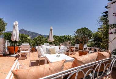 Incredible property with panoramic views!