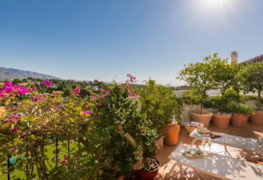 Incredible property with panoramic views!