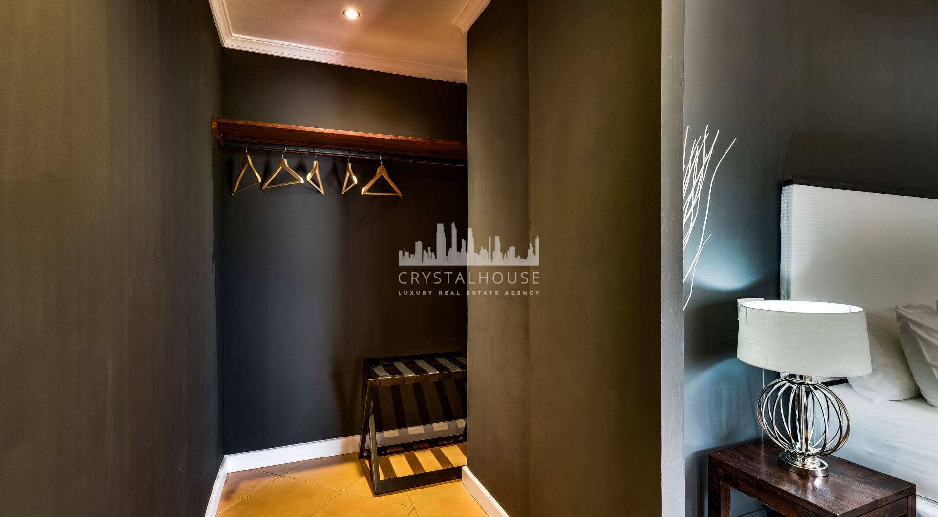Incredible property with panoramic views!