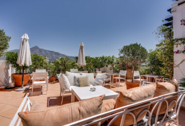 Incredible property with panoramic views!