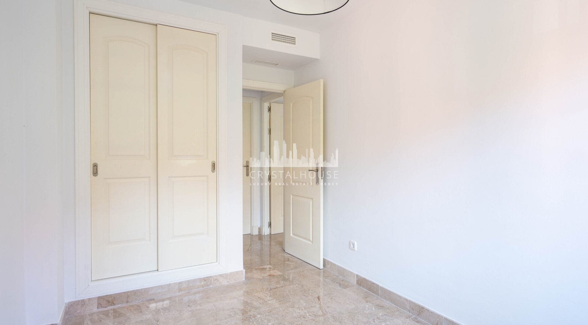 Elegant Coastal Living in Estepona – Corner Garden Apartment with Style &amp; Serenity in Costa Galera