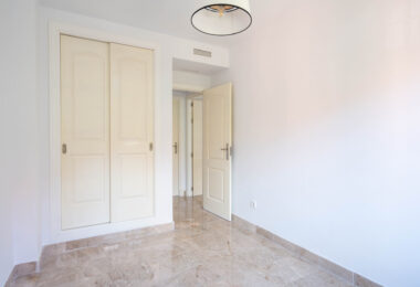 Elegant Coastal Living in Estepona – Corner Garden Apartment with Style &amp; Serenity in Costa Galera