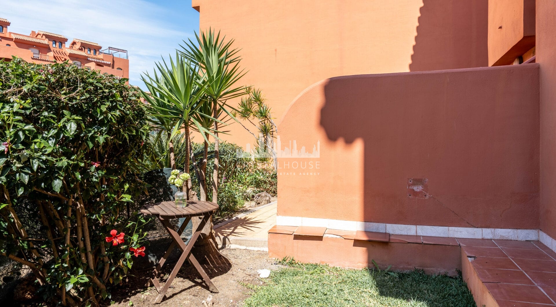 Elegant Coastal Living in Estepona – Corner Garden Apartment with Style &amp; Serenity in Costa Galera